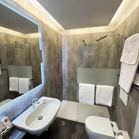 Отель Michelangelo 4*